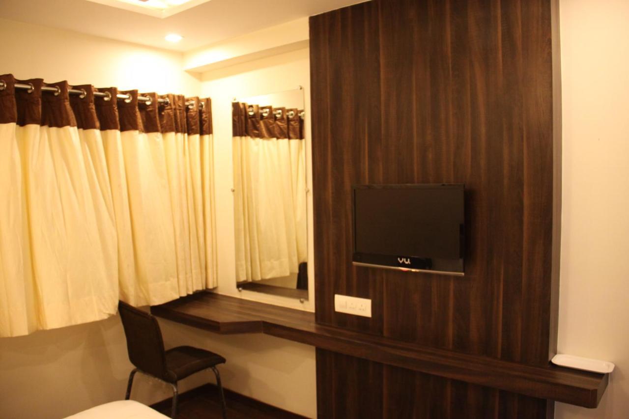 Hotel Royal Pride Ahmedabad Extérieur photo